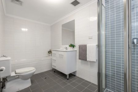 High level, tranquil rear of complex position with lush district views | 250m to Homebush Station - Photo 5