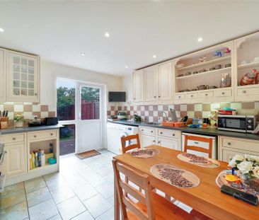 3 bedroom townhouse to rent - Photo 2