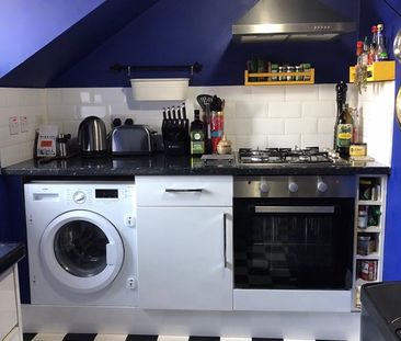 Room in a Shared Flat, Montrell Road, SW2 - Photo 6