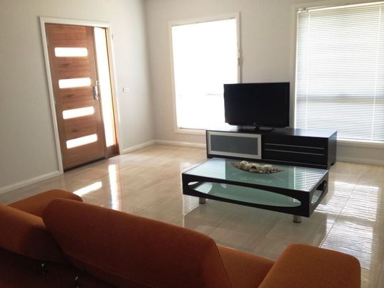 DOUBLE STOREY TOWNHOUSE - Photo 1