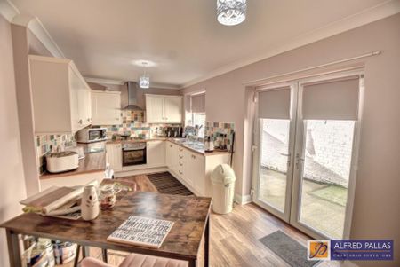 3 bedroom terraced house to rent - Photo 3