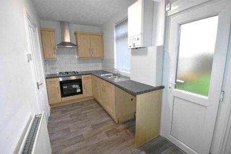 2 bedroom terraced house to rent - Photo 5