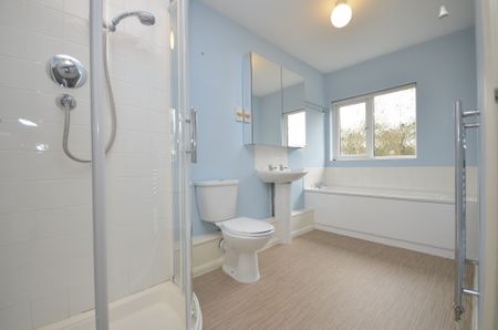 3 bedroom semi detached house to rent - Photo 3