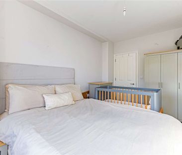 A first floor one bedroom apartment centrally located on the High S... - Photo 4