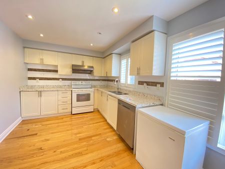 For Lease - 33 Caranci Crescent, Brampton, Ontario - Photo 3