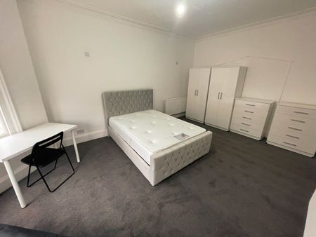 Room in a Shared House, Kings Road, NW10 - Photo 3