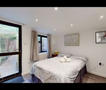 Studio Flat, London, NW2 - Photo 1