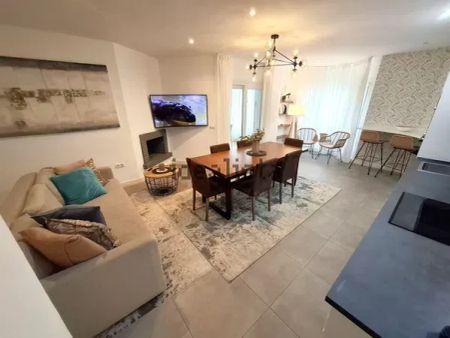 Alquiler de piso en Urbanización Los Naranjos de Marbella - Photo 2