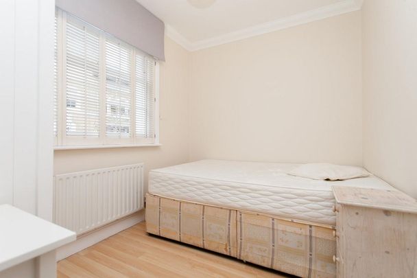 2 bedroom flat in Islington - Photo 1