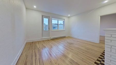 4870 Queen Mary Road - Photo 2