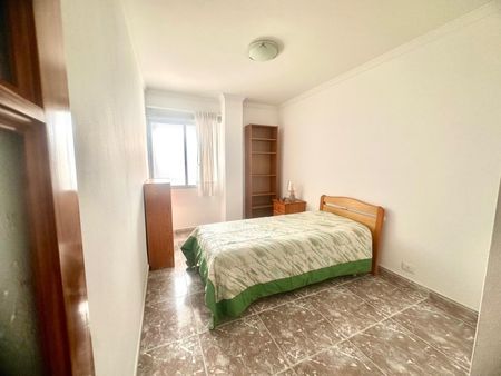 SE ALQUILA AMPLIA VIVIENDA EN EDIFICIO CAMPO ESPAÑA – 0020-00041 - Photo 3