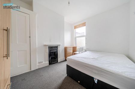4 bedroom terraced house to rent - Photo 4