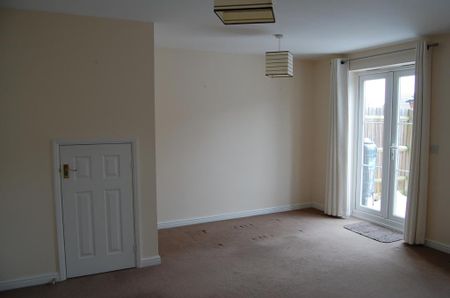 3 bedroom terraced house to rent - Photo 3