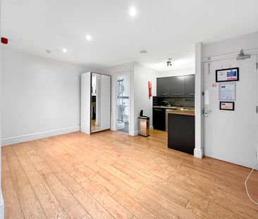 Front Room (Wagner), Flat 3, 55/57 Cathedral Road, Cardiff CF11 9HD - Photo 1