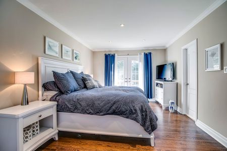 For Lease - 256 Eastcourt Road, Oakville, Ontario - Photo 2