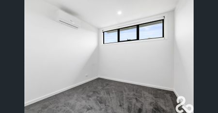 Modern 3-Bedroom Home Offering Lifestyle & Convenience - Photo 4