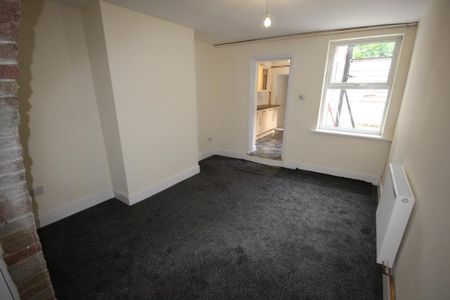 3 bedroom terraced house to rent - Photo 2