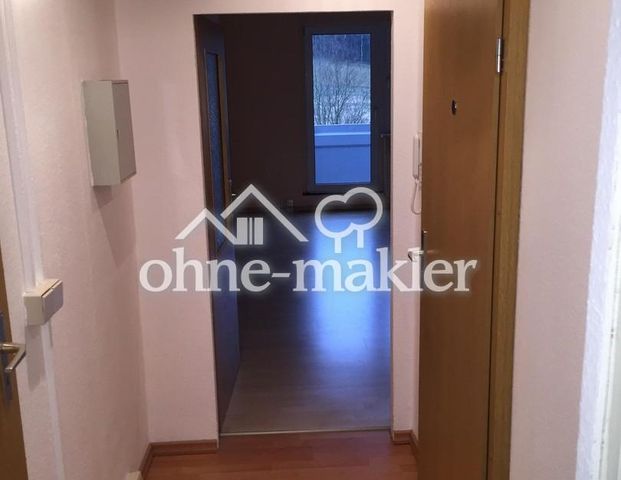 3-Raum-Wohnung mit Balkon und Einbauküche in Lößnitz - Photo 1