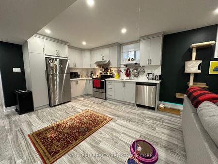 For Lease - 172 Northcliffe Boulevard Unit# Basement, Toronto, Ontario - Photo 2