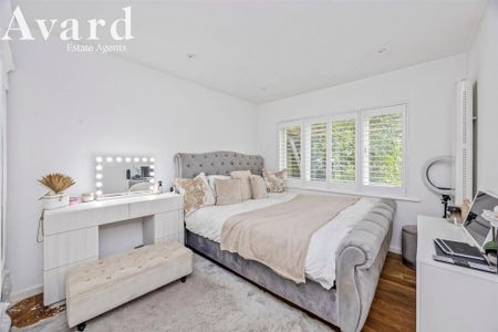 4 bedroom semi-detached bungalow to rent - Photo 5