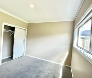Light-Filled Family Sanctuary in Cloverton Estate - Photo 4