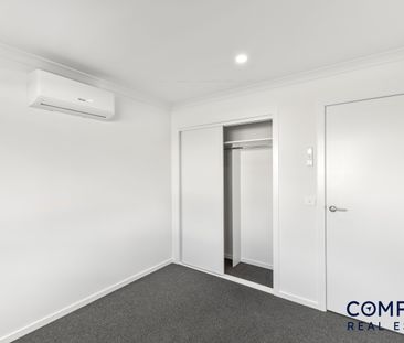 27 Illustration Avenue, Mambourin VIC 3024 - House For Rent | Domain - Photo 3