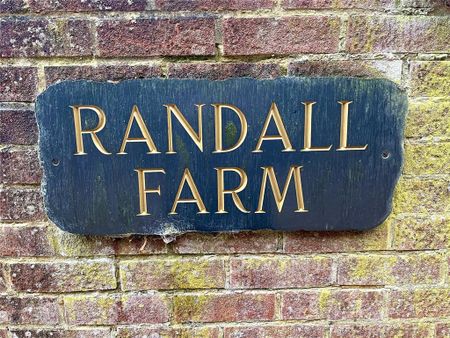 1 bedroom parking to rent - Photo 5