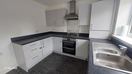 3 bedroom terraced house to rent - Photo 4