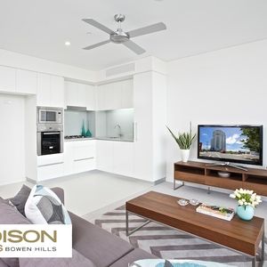 1 BEDROOM APARTMENT + 1 MONTHS FREE INTERNET. - Photo 2