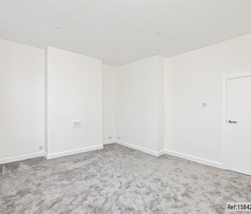 2 bedroom maisonette to rent - Photo 4