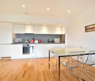 2 bedroom flat to rent - Photo 5