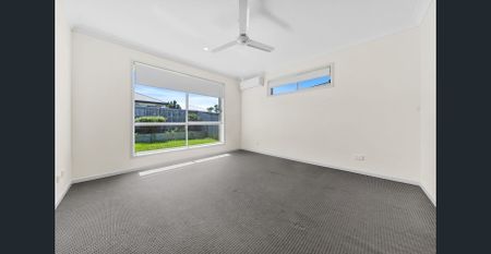 Spacious Modern Family Home in the Heart of Yarrabilba - Photo 4