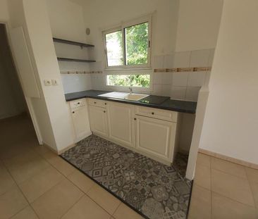 Location Appartement 1 pièce 30m² LA POSSESSION 97419 - Photo 2