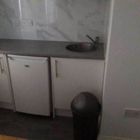 Room in a Shared House, London, N17 - Photo 3