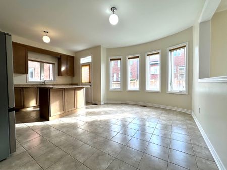 For Lease - 1171 Mctavish Drive, Newmarket, Ontario - Photo 3