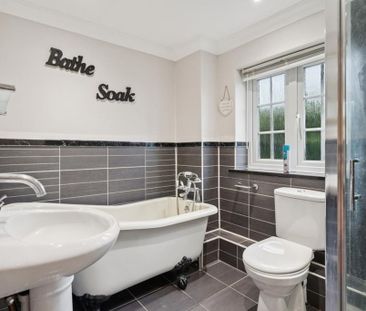 4 bedroom detached house to rent - Photo 6