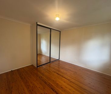 Spacious 4-Bedroom Family Home in Prime Location - Photo 3