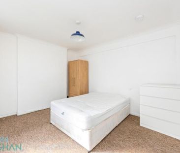 4 bedroom end of terrace house to rent - Photo 6