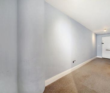 2 bedroom maisonette to rent - Photo 2