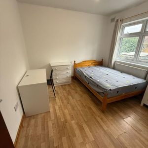 Room in a Shared House, Coombe Road, N22 - Photo 2