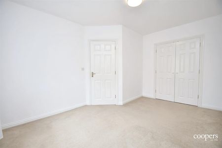 4 bedroom house - detached - Photo 3