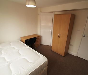 Beamsley Grove, Hyde Park, LS6 1LA, Leeds - Photo 5