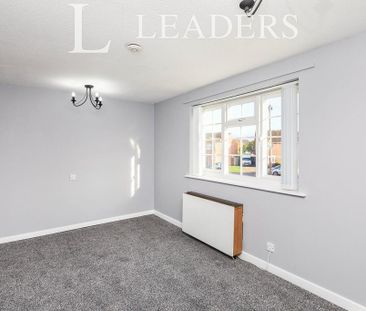 Studio to rent - Photo 3