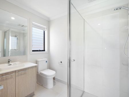 Brand New 4 Bedroom Family Home - Photo 4