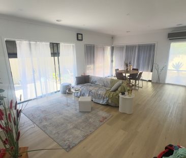 Caroline Springs - Photo 1