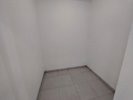 location Appartement T2 DE 49.9m² À MONTPELLIER - Photo 2