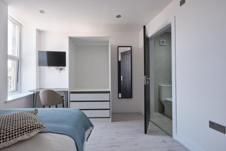 6 bedroom semi-detached house to rent - Photo 3