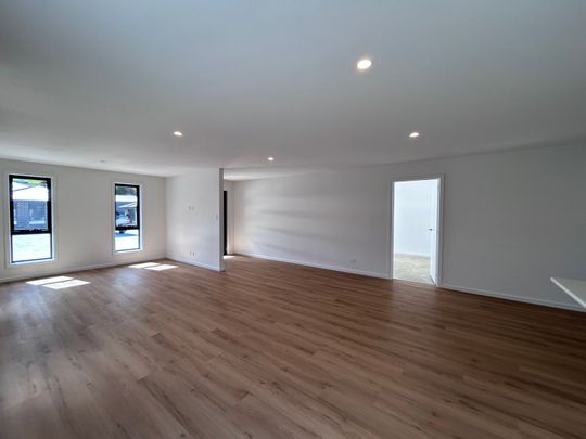 Live in the heart of Deloraine! - Photo 1