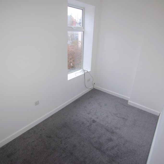 To Let 2 Bed Flat - Photo 1