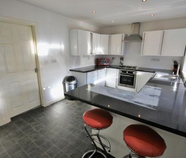 2 bedroom semi-detached house to rent - Photo 6
